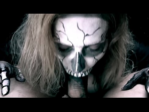 ❤️ Demon nga babaye nga nagsuso sa manok uban sa iyang itom nga baba ug gilamoy cum. ❤️❌ Fuck video sa ceb.assistirhentai.ru ❌️
